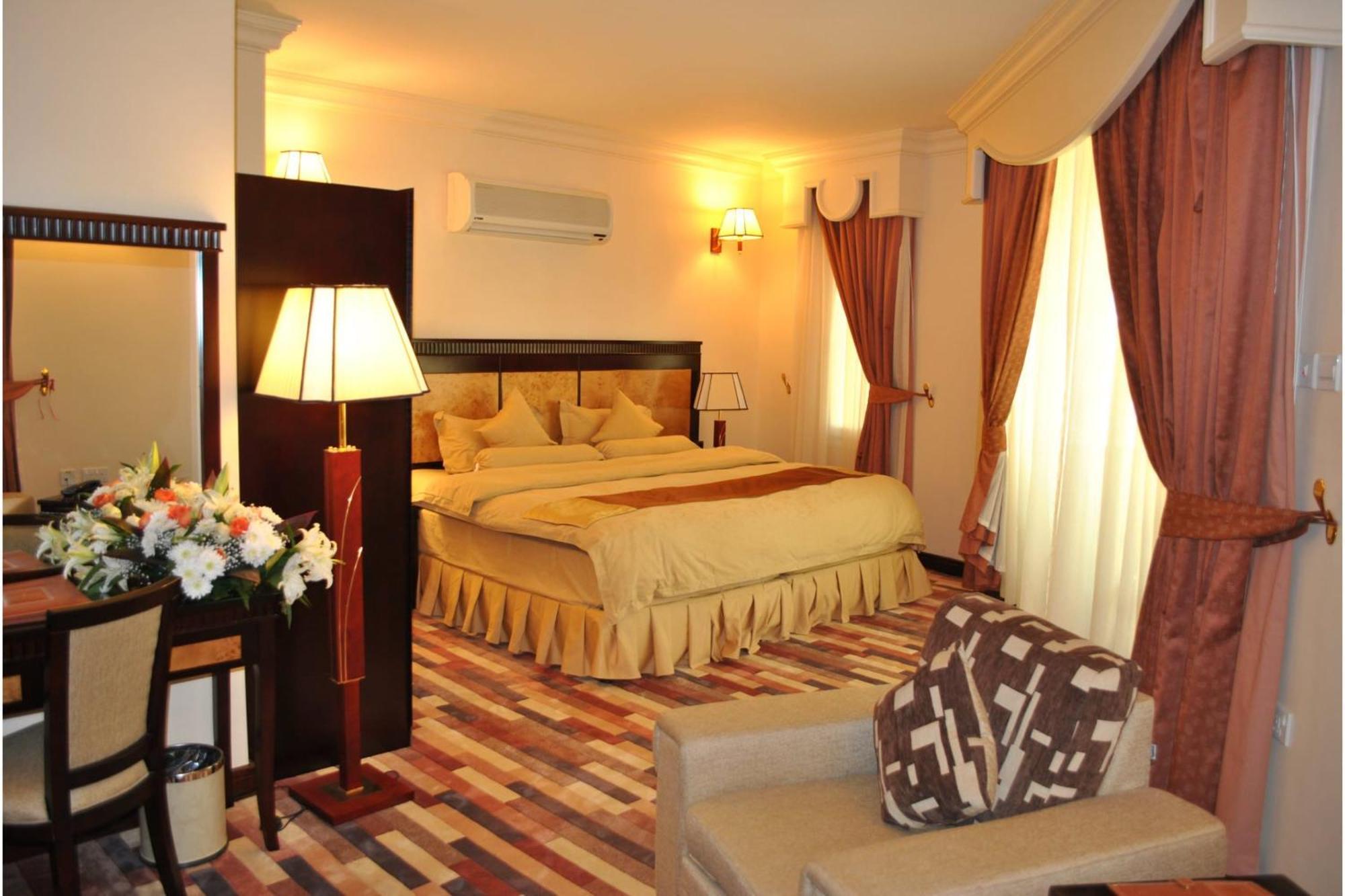 Capital O 155 Dmas Hotel 3*